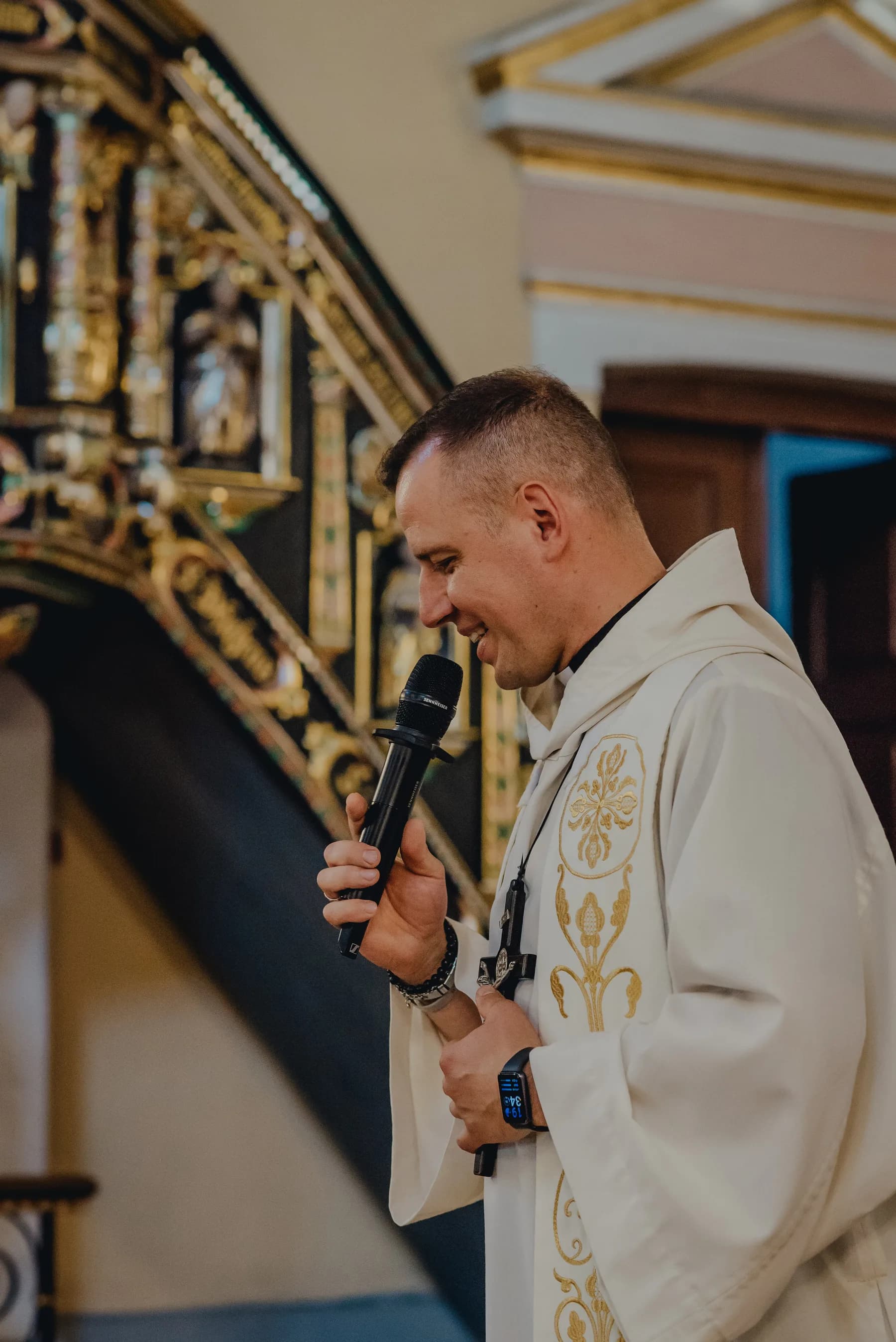 Kadr z Misji Świętych 16