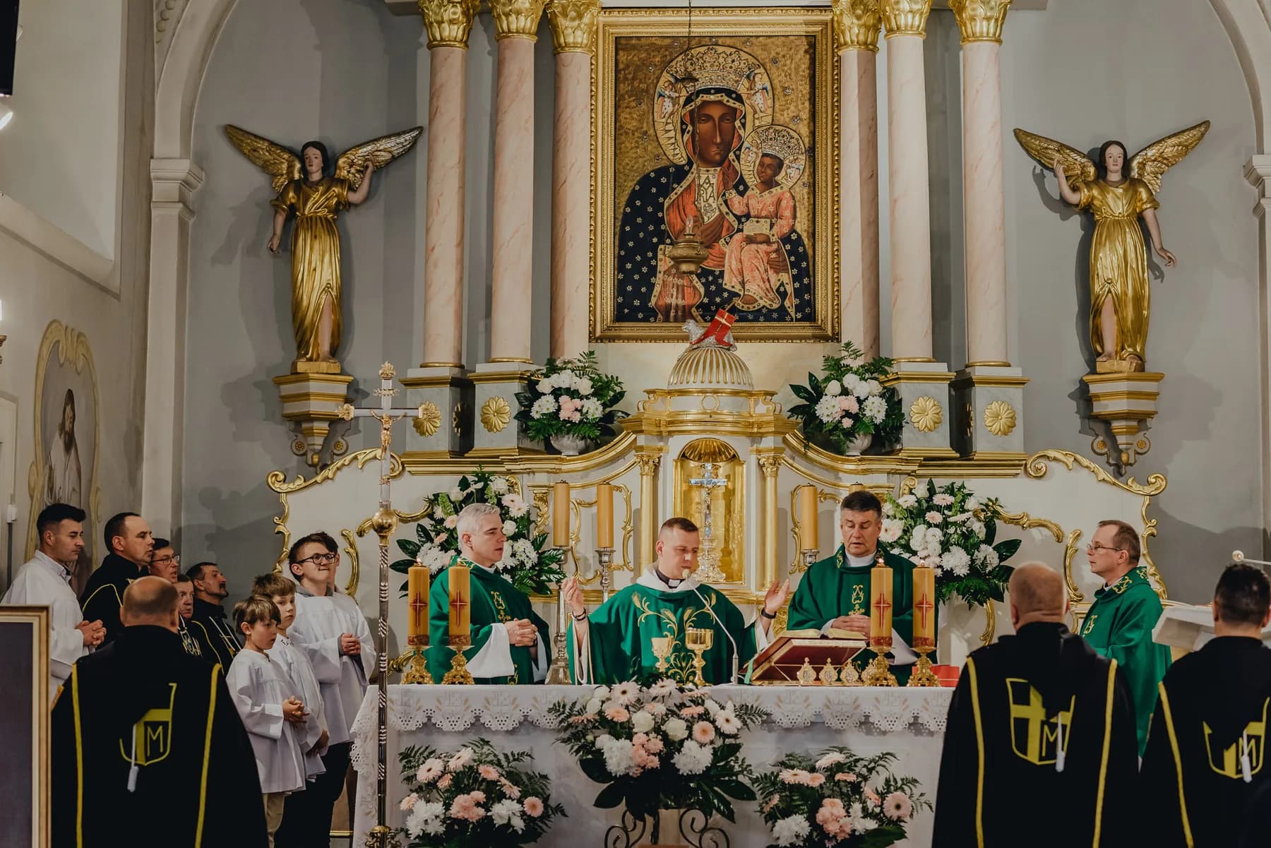 Kadr z Misji Świętych 26