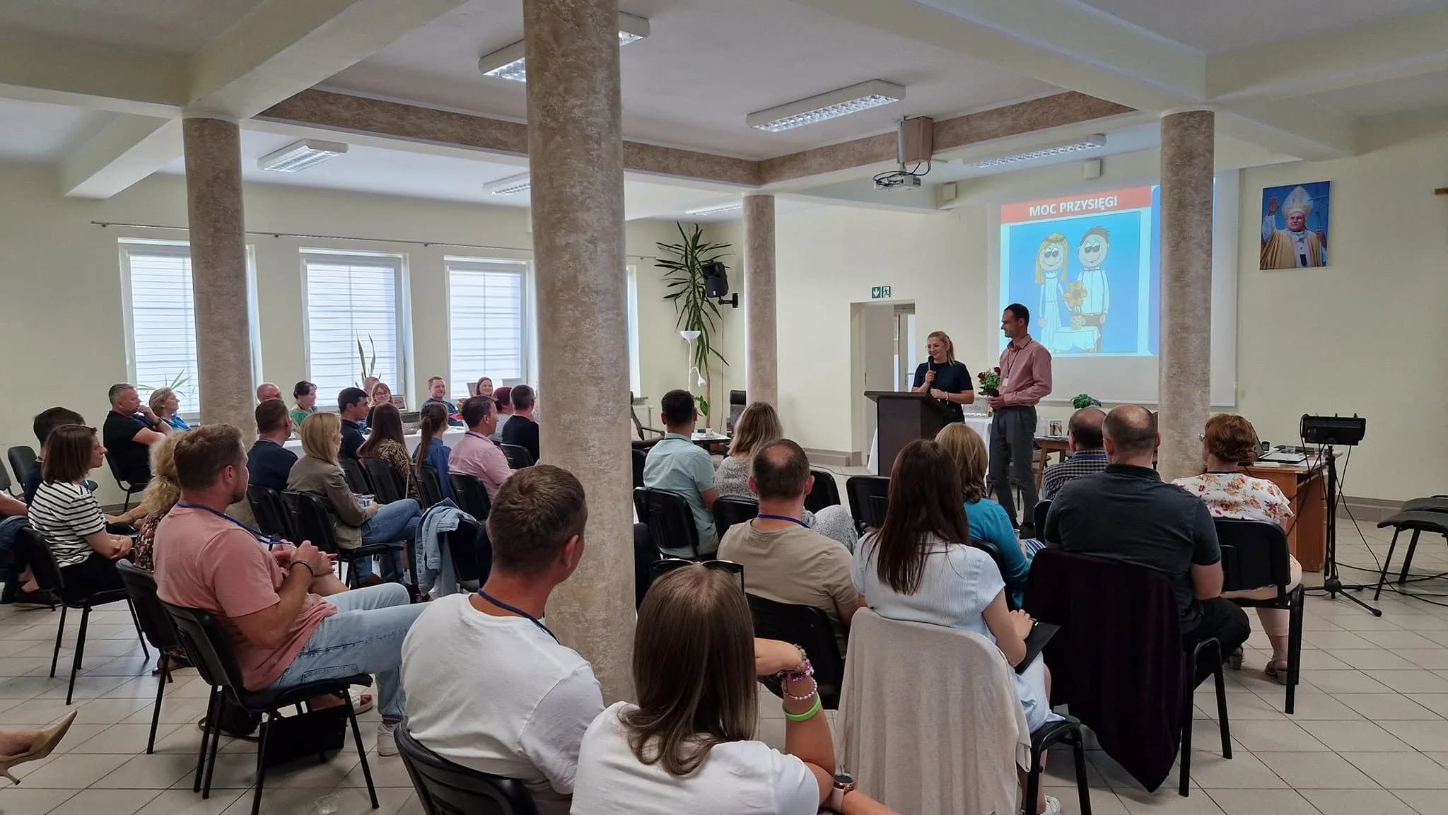 Uczestnicy kursu Moc Przysięgi podczas spotkania