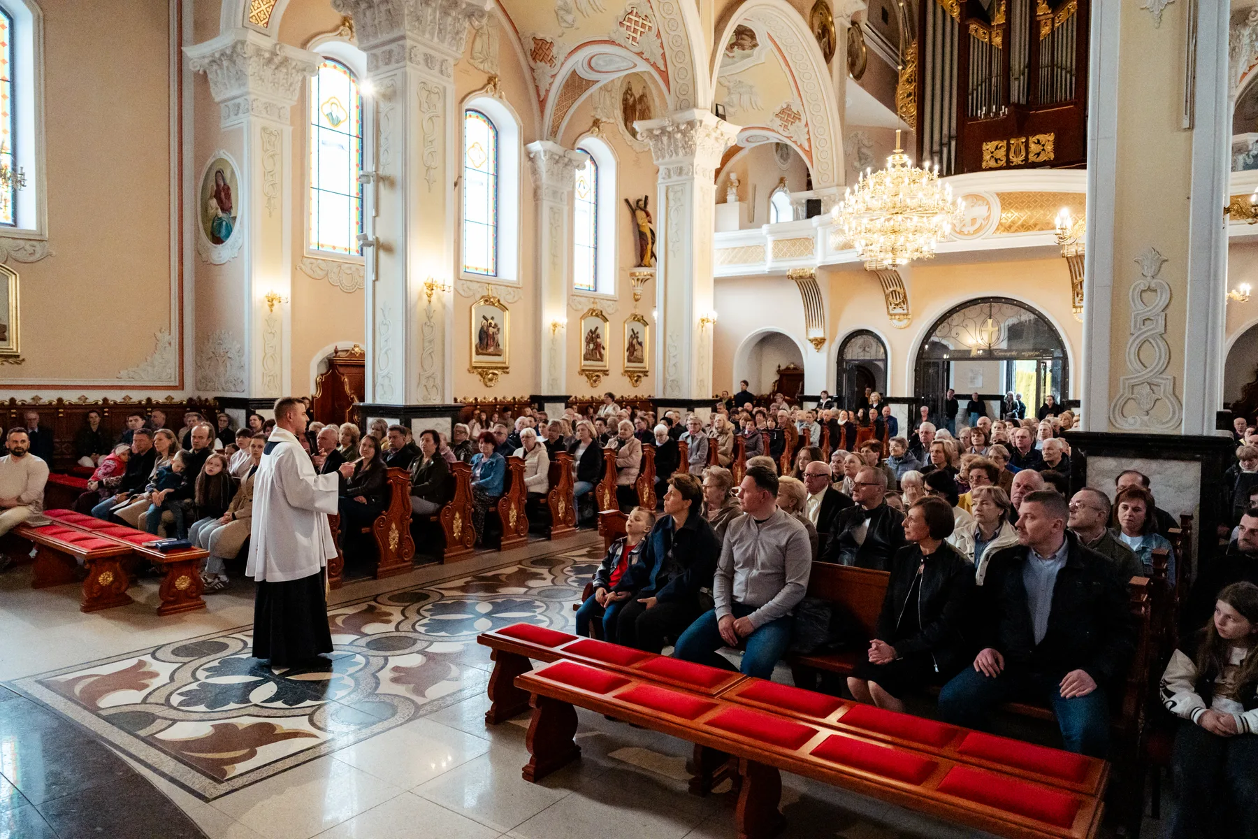 Prowadzenie Misji Świętych w parafii – zdjęcie 1